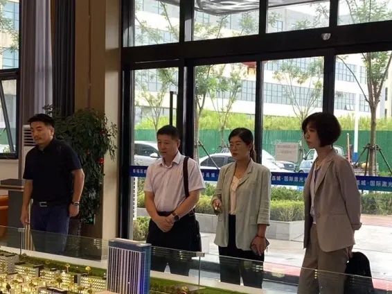 济南市民营经济发展局一行调研幸福连城·国际激光谷、大博科技园